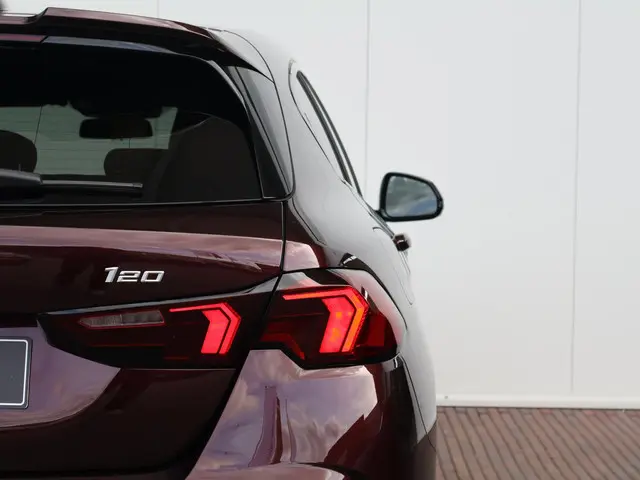 BMW 1 Serie 120 2025 Benzine 9