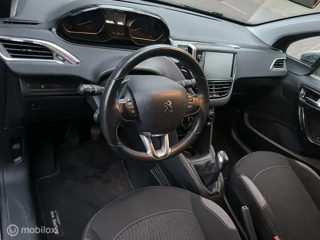 Peugeot 208 1.2 PureTech Blue Lease Premium 2016 Benzine 10