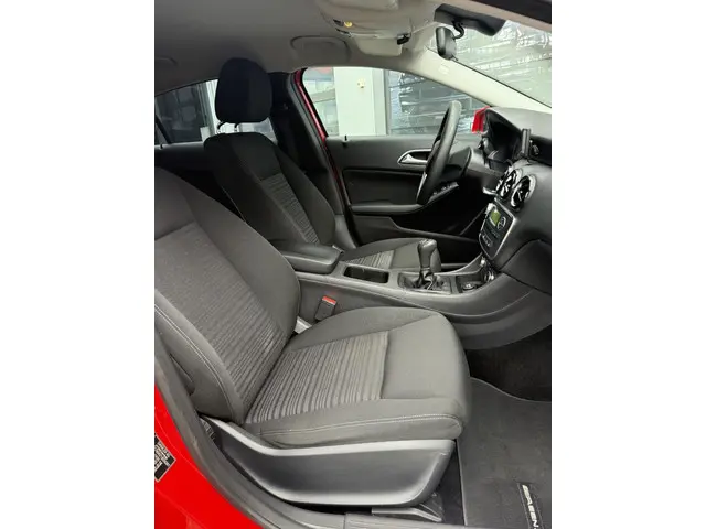 Mercedes-Benz A-Klasse 180 Ambition 2013 Benzine 19