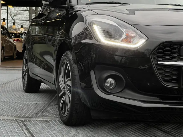 Suzuki Swift 1.2 Style Smart Hybrid 2022 Benzine 25