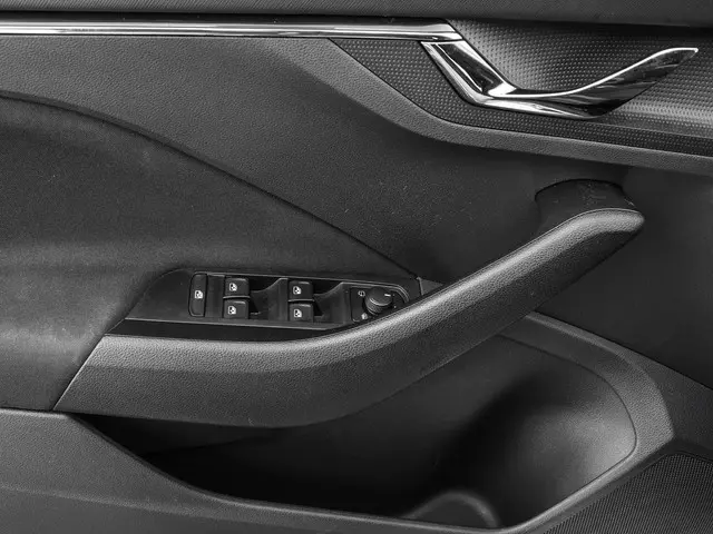 Škoda Kamiq 1.0 TSI 110pk DSG Monte Carlo 2021 Benzine 15