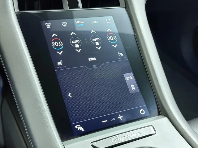 Porsche Taycan Performance 84 kWh 2021 Elektrisch 39