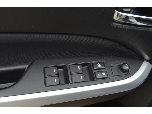 Suzuki Vitara 1.6 Exclusive 2015 Benzine 26