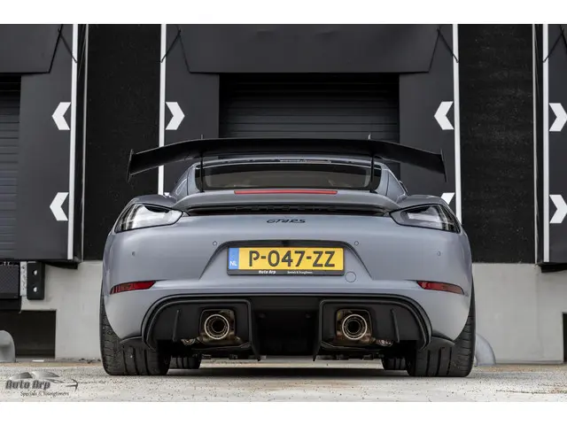 Porsche 718 GT4 RS 2022 Benzine 17