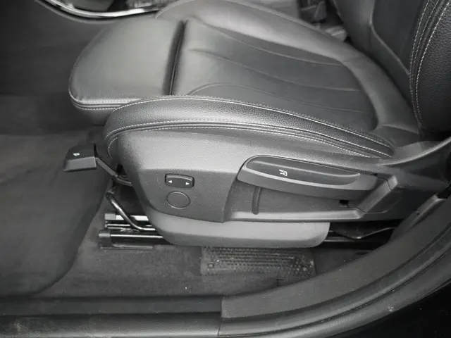 BMW X1 sDrive18i High Executive Edition 2019 Benzine 23