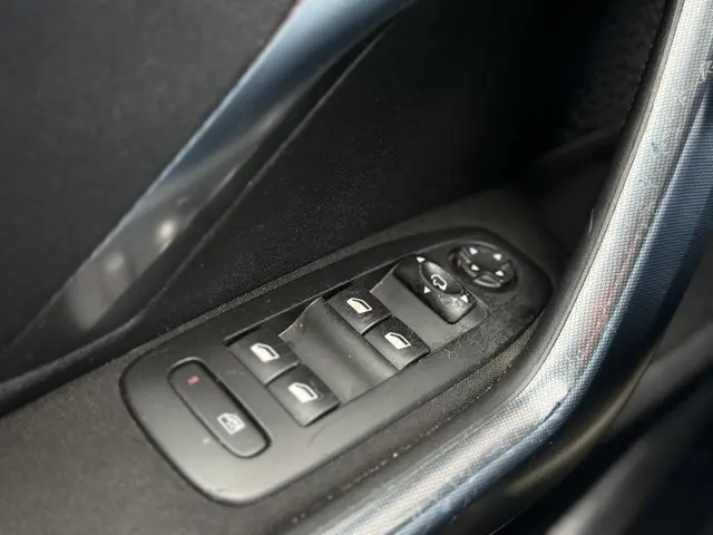 Peugeot 2008 1.2 VTi Allure 2014 Benzine 23