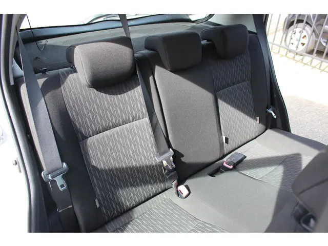 Toyota Yaris 1.0 VVT-i Aspiration, Airco! 2013 Benzine 19