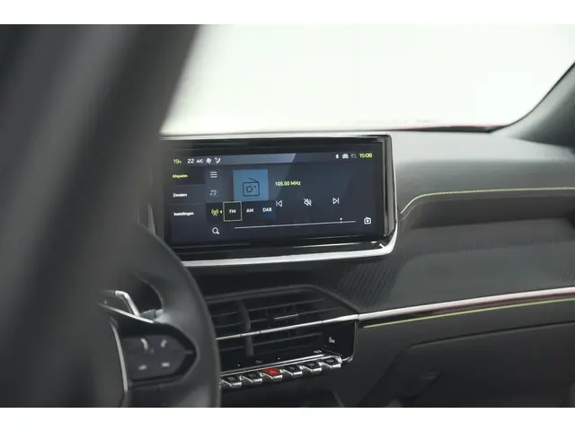 Peugeot 2008 PureTech 130 EAT8 GT 2024 Benzine 59