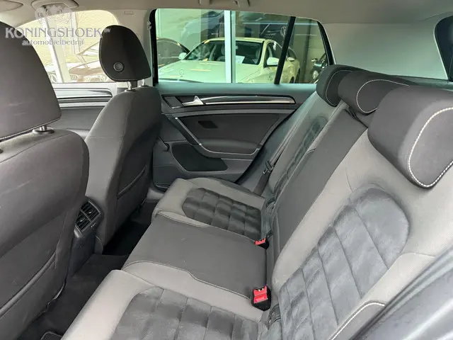 Volkswagen Golf 1.2 TSI Highline Automaat 2013 Benzine 11