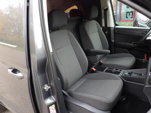 Volkswagen Caddy Cargo 2.0 TDI Exclusive 2022 Diesel 10