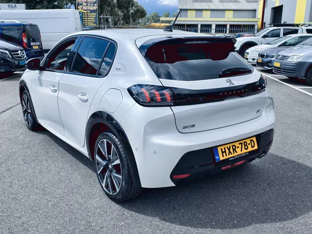Peugeot 208 1.2 PureTech GT Pack 2022 Benzine 3