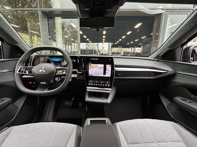 Mitsubishi Eclipse Cross Intense+ 87 kWh 2026 Elektrisch 3