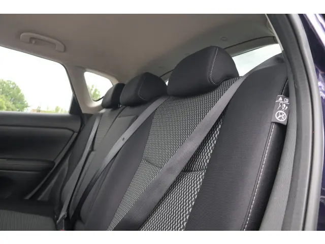 Nissan Pulsar 1.2 DIG-T Connect Edition 2015 Benzine 10