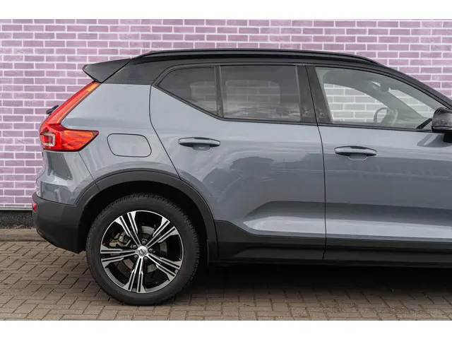 Volvo XC40 1.5 T5 Recharge R-Design 2022 Hybride Benzine 7