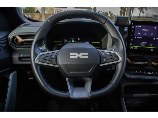 Dacia Duster extreme hybrid 140 2024 Hybride Benzine 12