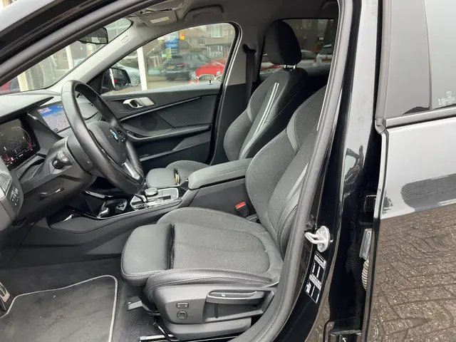 BMW 1 Serie 118i Executive Edition 2020 Benzine 6