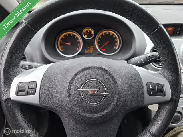 Opel Corsa 1.4-16V Cosmo 5drs/Airco/Nap-km 2012 Benzine 7