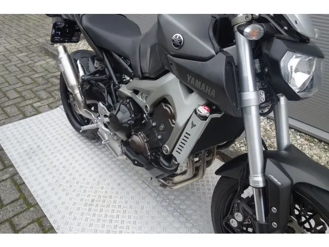 Yamaha MT 09 ABS 2014 Benzine 8