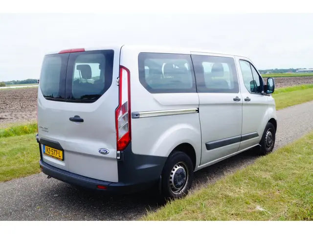 Ford Transit Custom 9 persoons, 112855km ! 2015 Diesel 3