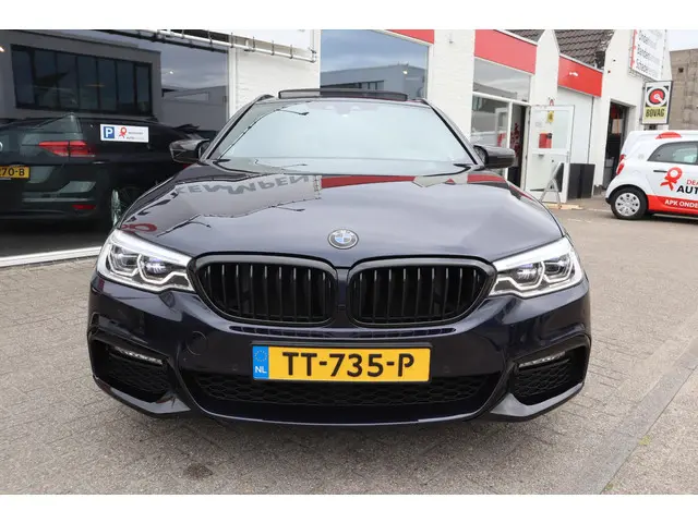 BMW 5 Serie Touring 530i High Executive 2018 Benzine 35