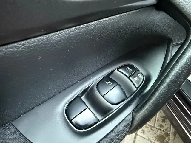 Nissan QASHQAI 1.2 Acenta 2014 Benzine 34