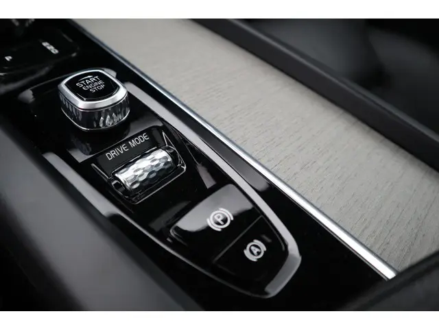 Volvo V60 2.0 B3 Inscription 2020 Benzine 31