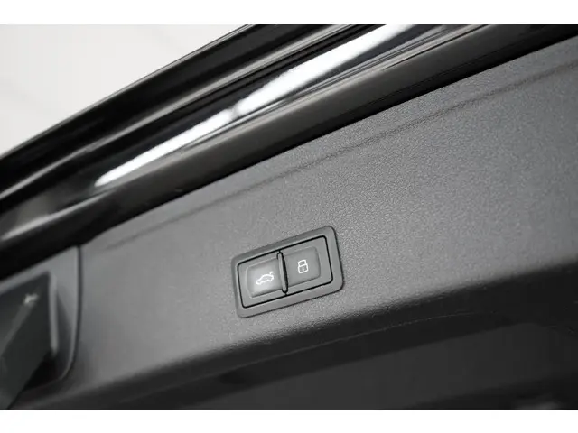 Audi A4 Avant 40 TFSI S line 2019 Benzine 33