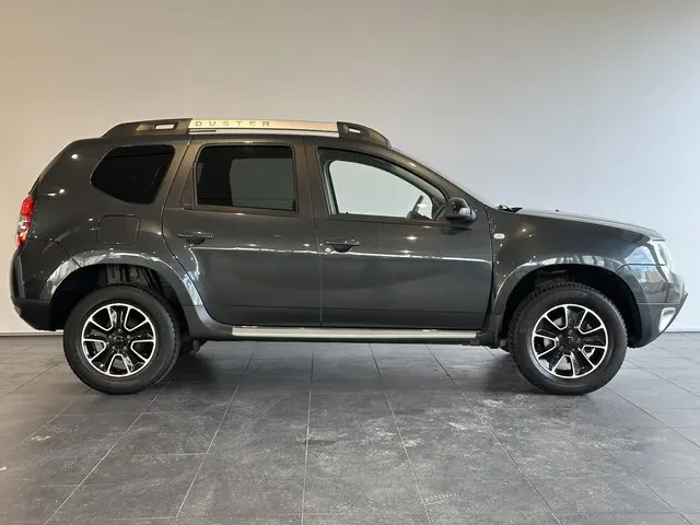 Dacia Duster 1.2 TCe 4x2 Blackshadow 2017 Benzine 18