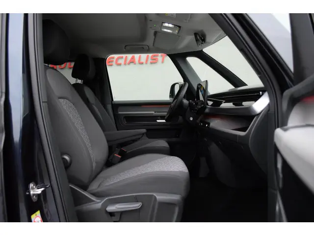 Volkswagen ID. Buzz Pro 2023 Elektrisch 19