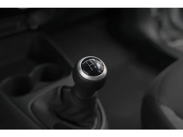 Toyota Aygo X 1.0 VVT-i MT Play 2023 Benzine 36