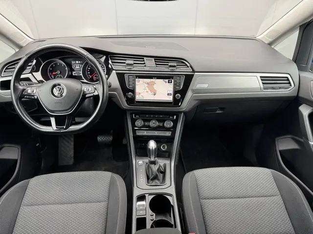 Volkswagen Touran 1.4 TSI DSG Highline 2016 Benzine 6