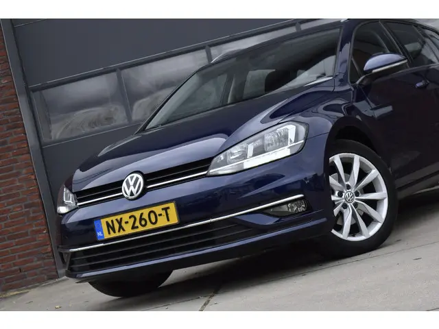 Volkswagen Golf Variant 1.0 TSI Highline 7 p 2017 Benzine 2
