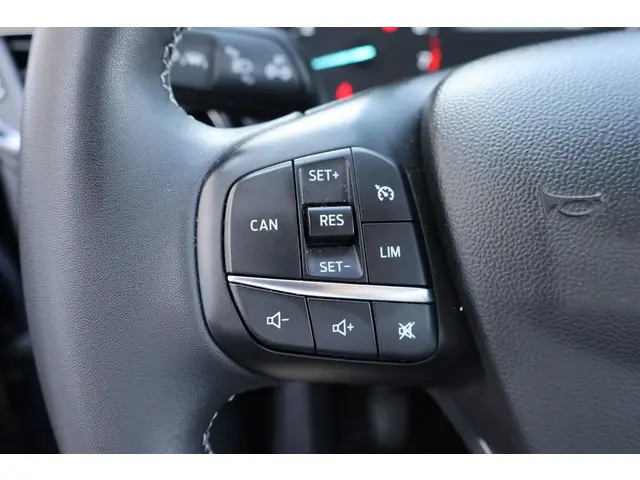 Ford Fiesta 1.0 Hybrid Titanium 2022 Hybride Benzine 24