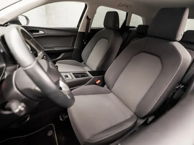 SEAT Leon Sportstourer 1.0 TSI Sport 2022 Benzine 12