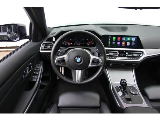 BMW 3 Serie 330i High Executive 2019 Benzine 11