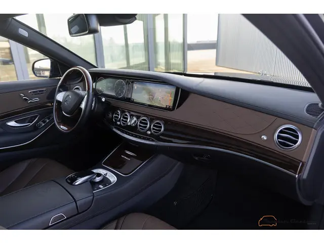 Mercedes-Benz S-Klasse 500 Maybach 2015 Benzine 44