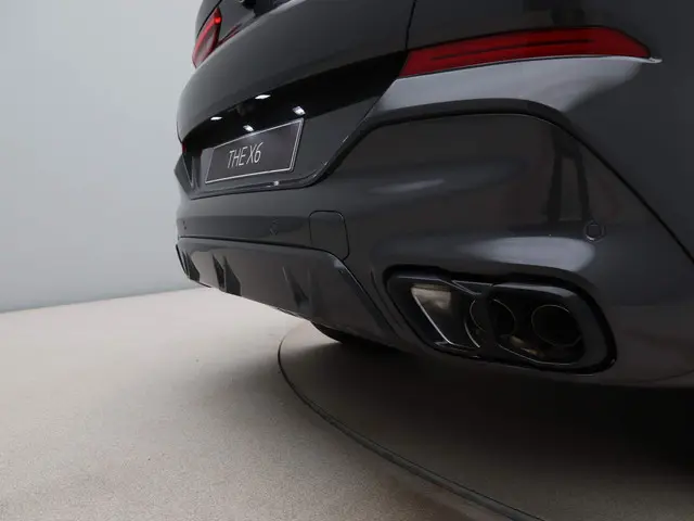 BMW X6 M60i xDrive 2025 Benzine 23