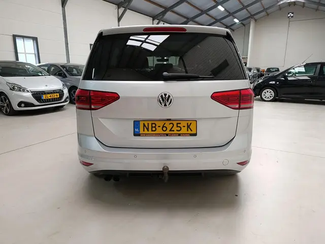 Volkswagen Touran 1.4 TSI Connected Series 2017 Benzine 11