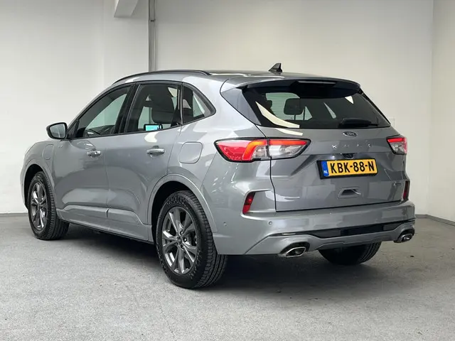 Ford Kuga 2.5 PHEV ST-Line 2023 Hybride Benzine 10
