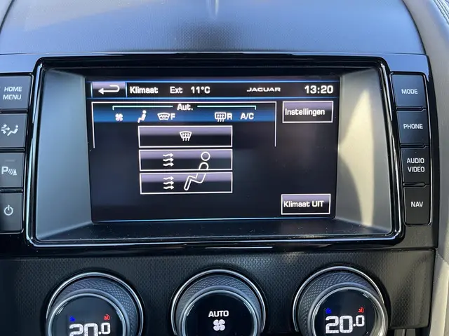 Jaguar F-Type 3.0 V6 S Convertible 2013 Benzine 31