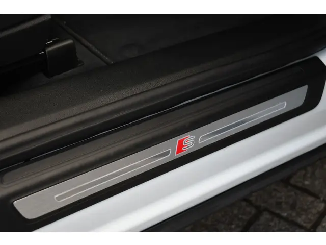 Audi Q5 50 TFSI e S-Edition 2023 Hybride Benzine 55