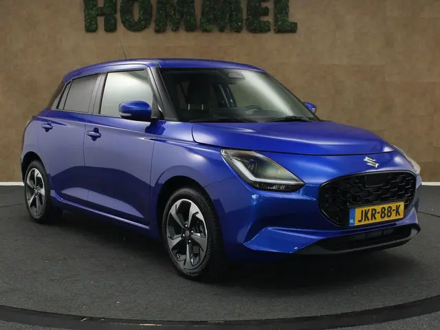Suzuki Swift 1.2 Style Smart Hybrid 2025 Benzine 12