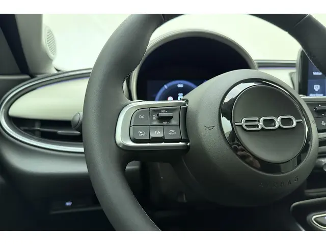 Fiat 600 1.2 Hybrid La Prima 2025 Hybride Benzine 20