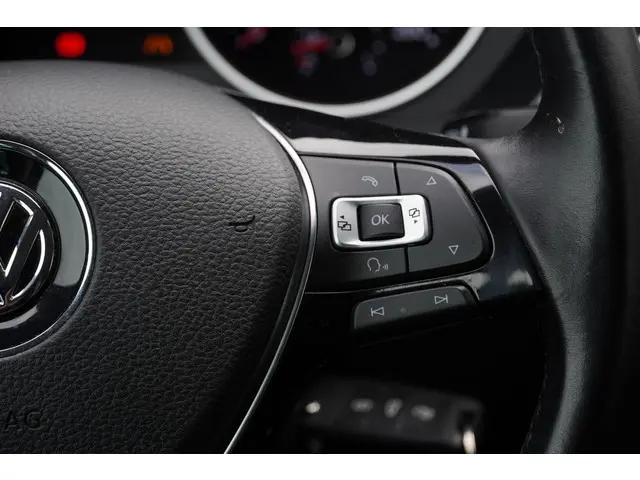 Volkswagen Tiguan 1.4 TSI Connected Series 2017 Benzine 6