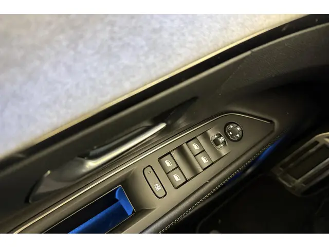 Peugeot 3008 1.2 Hybrid GT 2024 Hybride Benzine 27