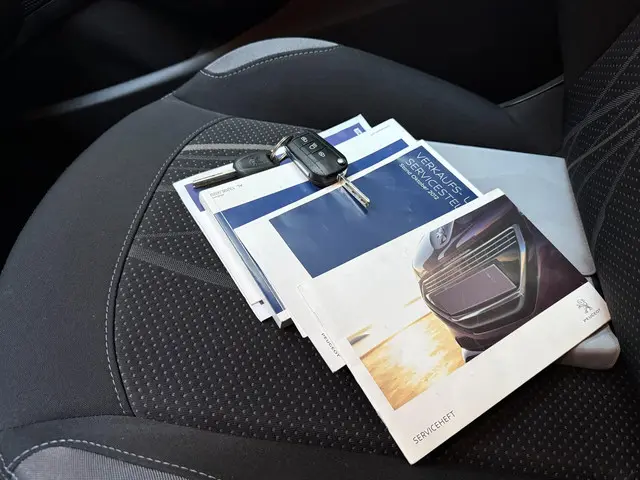 Peugeot 208 1.0 VTi Access 2013 Benzine 18