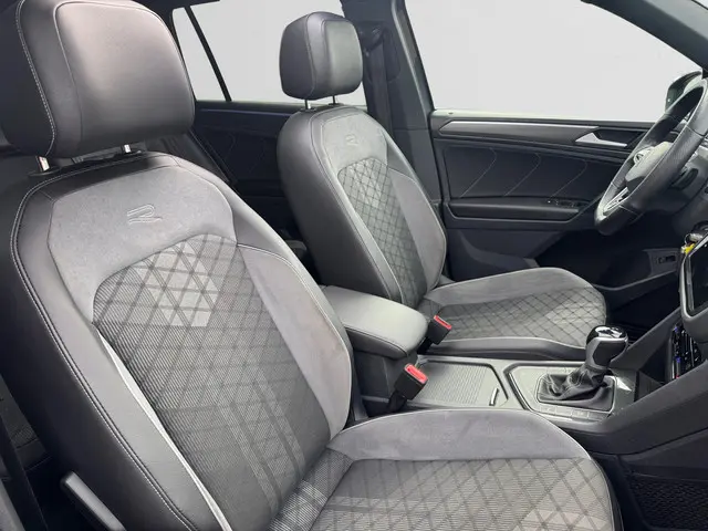 Volkswagen Tiguan 1.5 TSI R-Line Business+ 2022 Benzine 19