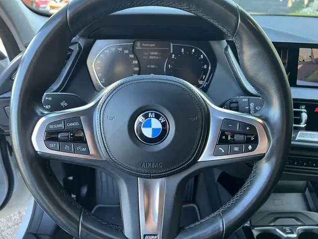 BMW 1 Serie 118i Sport Line 2020 Benzine 10