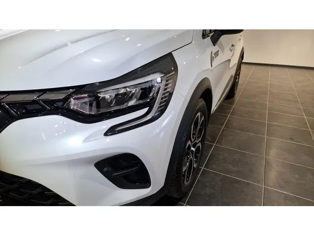 Mitsubishi ASX 1.6 PHEV AT Instyle 2023 Hybride Benzine 23