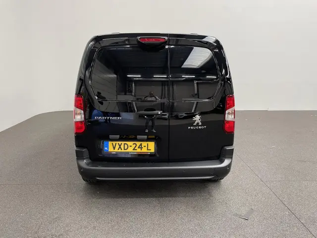 Peugeot Partner 1.5 BlueHDi 100 S&S L1 2023 Diesel 12